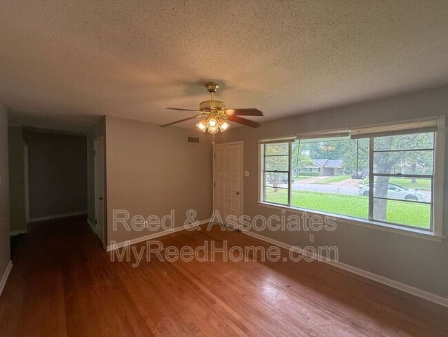 Building Photo - 4210 Kerwin Dr