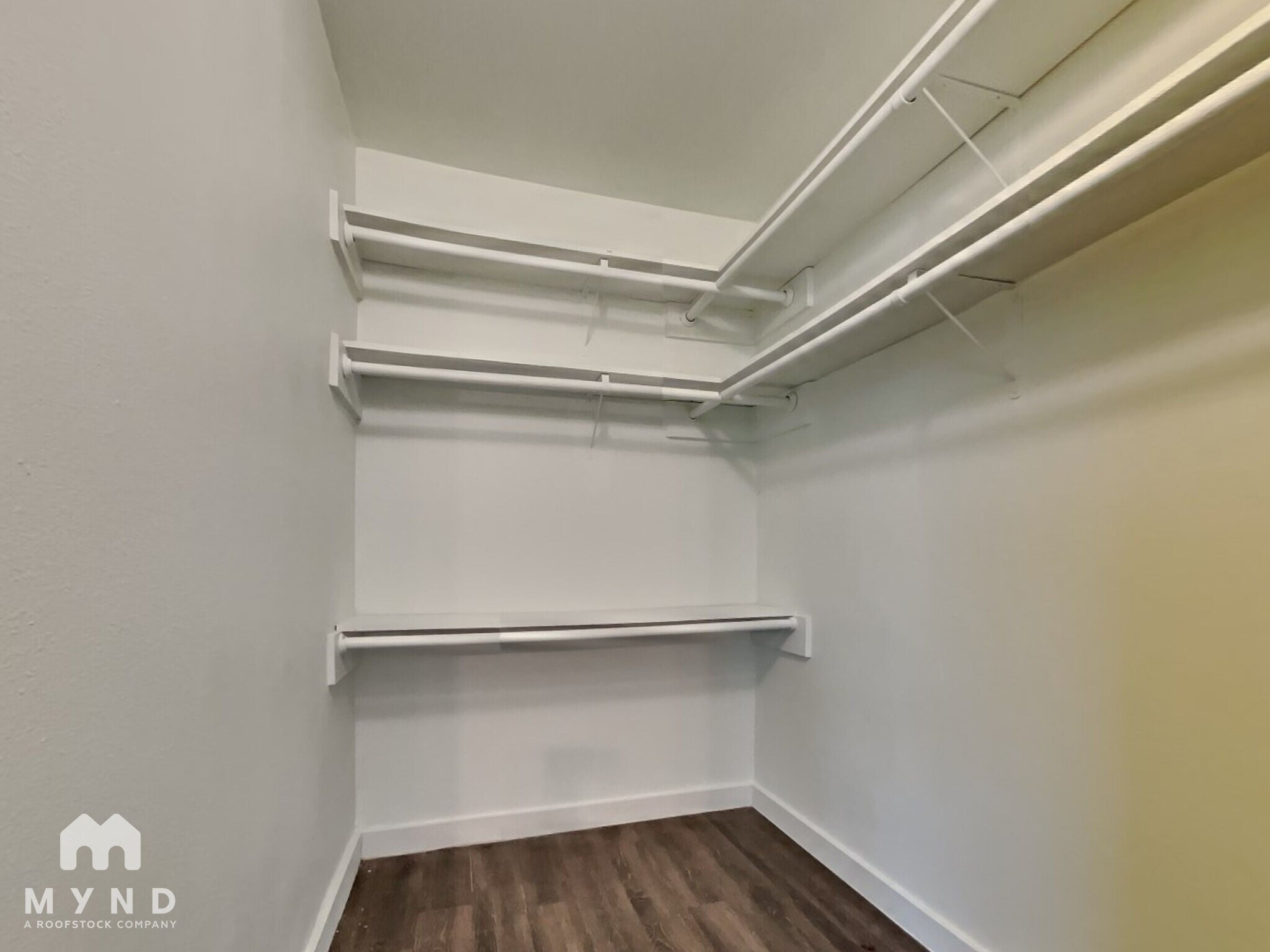 Building Photo - 1604 Parker Ln