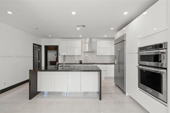 Building Photo - 519 Alhambra Cir