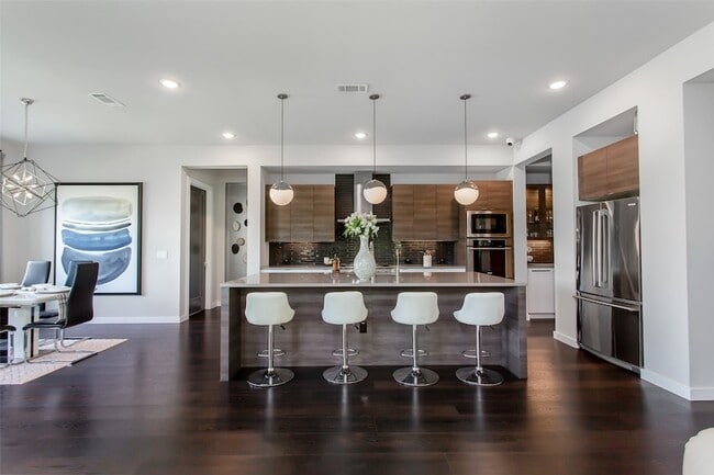 Building Photo - 2468 Electra Dr