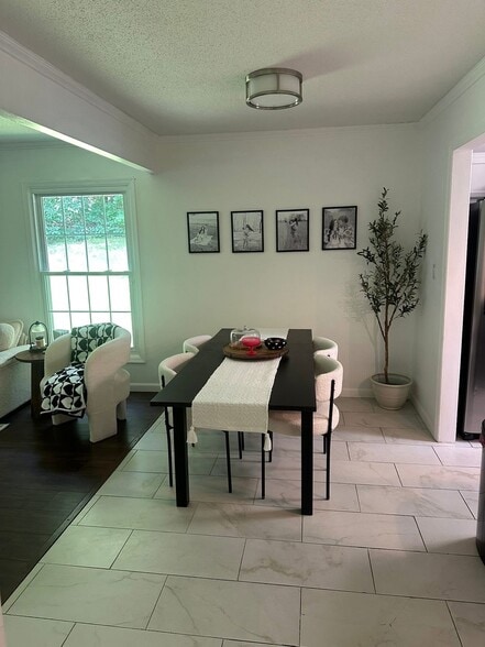 Dining area - 3847 Tambark Dr