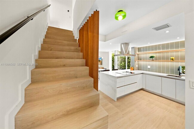 Building Photo - 600 76th St