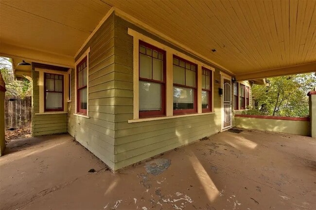 Building Photo - 2301 N Shartel Ave