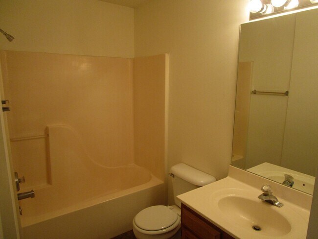 Building Photo - 5013-5015 Betty Jean Way