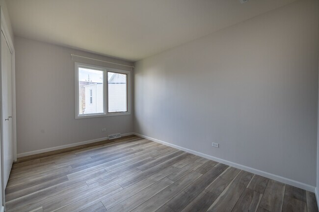 Building Photo - 4231 Belle Aire Ln