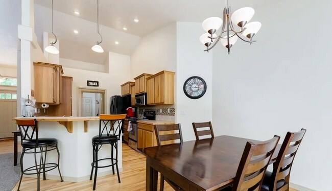 Building Photo - 12604 W Murchison St