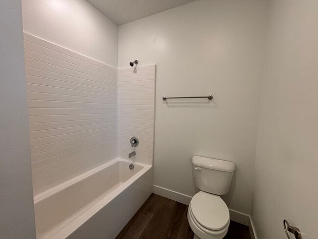 Building Photo - 1 BEDROOM APARTMENT FOR RENT IN DESERT COLOR!