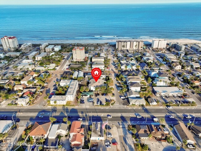 Building Photo - 221 6th St S