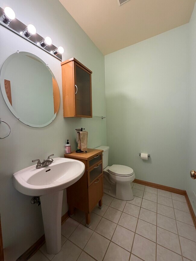 Building Photo - 1224 Georgetown Way