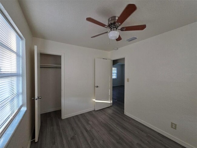 Building Photo - 4136 14th Ave S