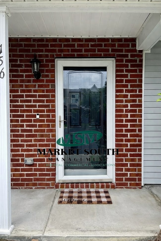 Building Photo - Townhome In Harmony Townes