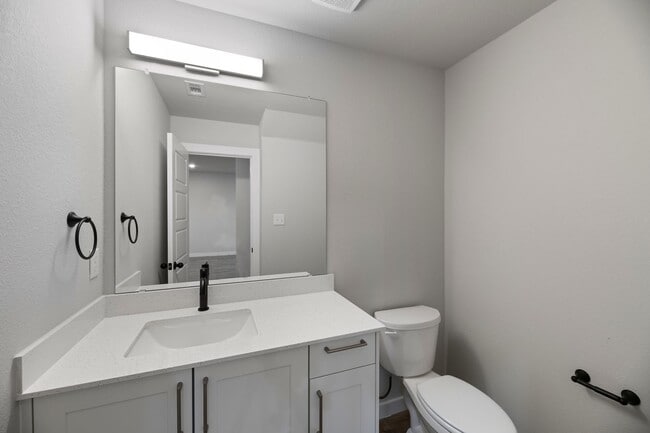 Building Photo - AVAILABLE NOW! 3 BEDROOM TRIPLEX LOCATED ON 1-ACRE LOT IN MIDLOTHIAN, TX!