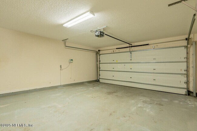 Building Photo - 6285 Wedmore Rd