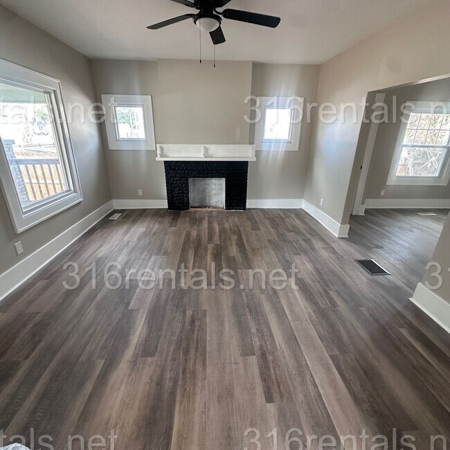 Building Photo - 420 S Osage St