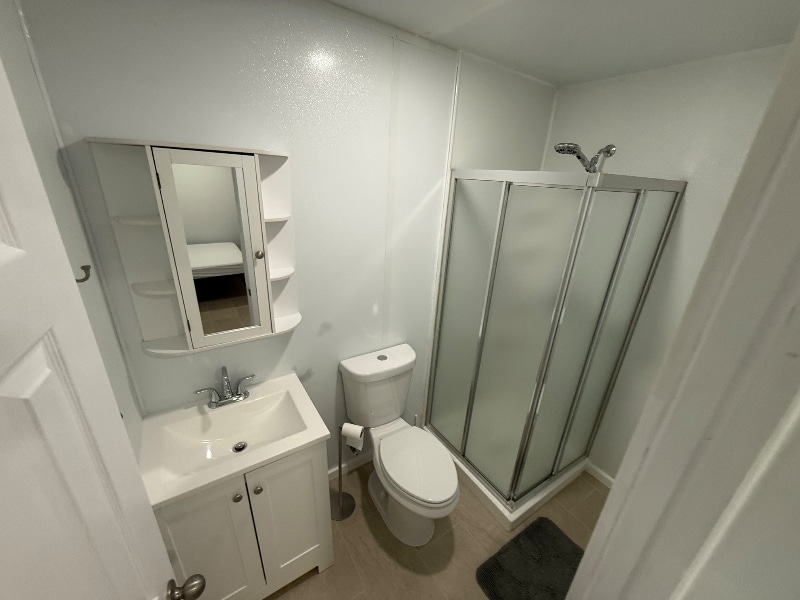 Building Photo - 231 W 41st St