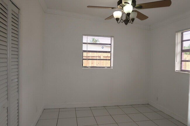 Building Photo - 5624 Purdy Ln