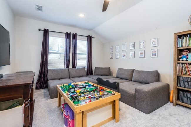 Building Photo - 968 Ford Pines Ln