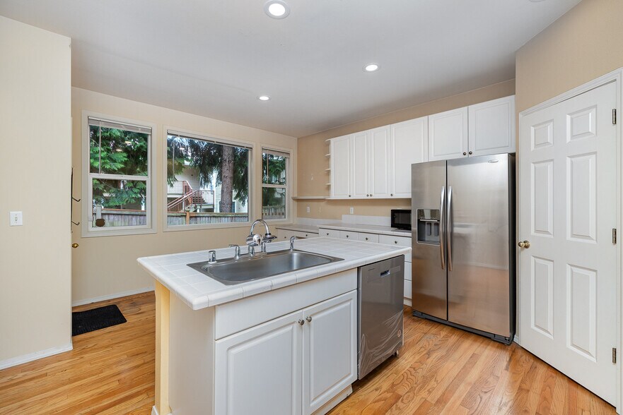 Building Photo - 4720 160th Pl SW