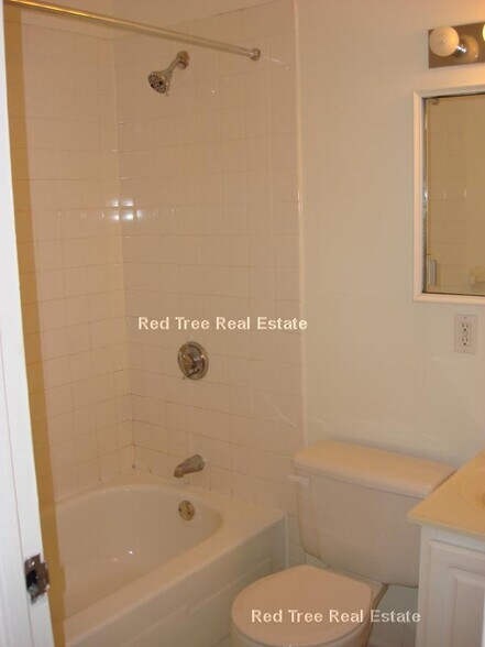 Building Photo - 185 Freeman St