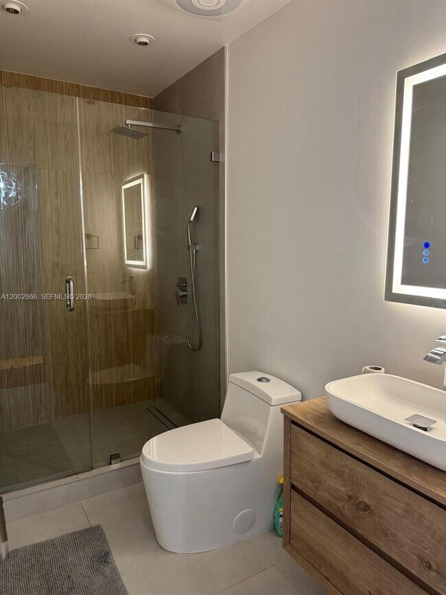 Building Photo - 1373 W 69th St