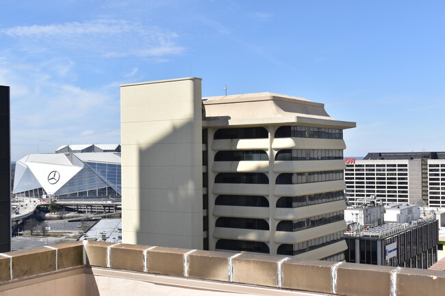 Breathtaking view on the rooftop terrace - 32 Peachtree St NW