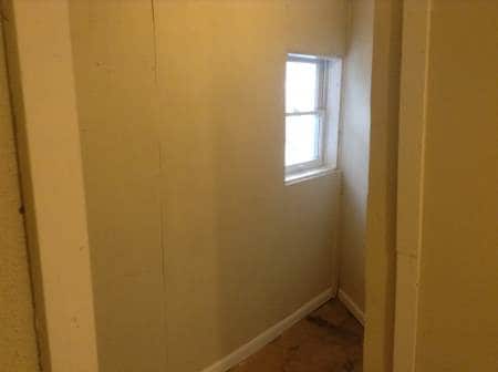 Building Photo - 132 W 7th St