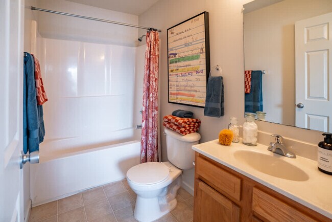 Building Photo - 1051 Southern Dr