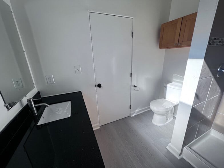 Building Photo - 1039 Peralta St