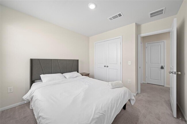 Building Photo - 16314 Dutton Clover Dr