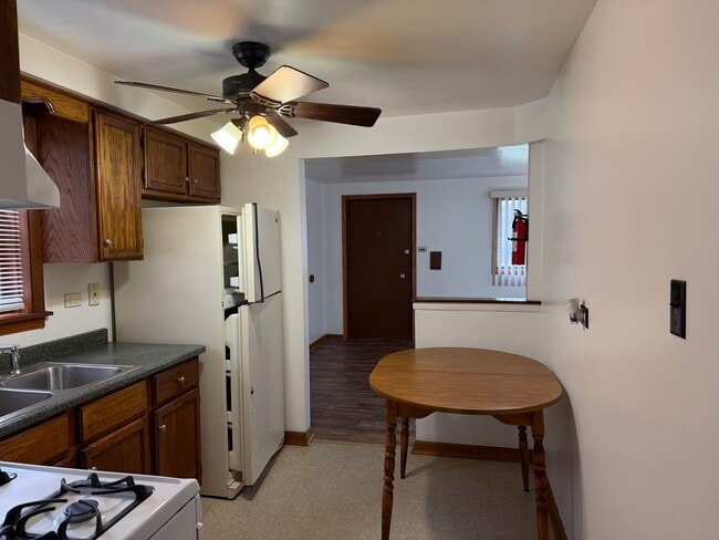 Building Photo - 7226 W 63rd Pl