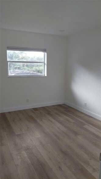 Building Photo - 1429 SW 9th St