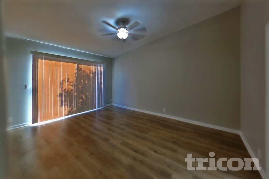 Building Photo - 14239 N 50th Dr