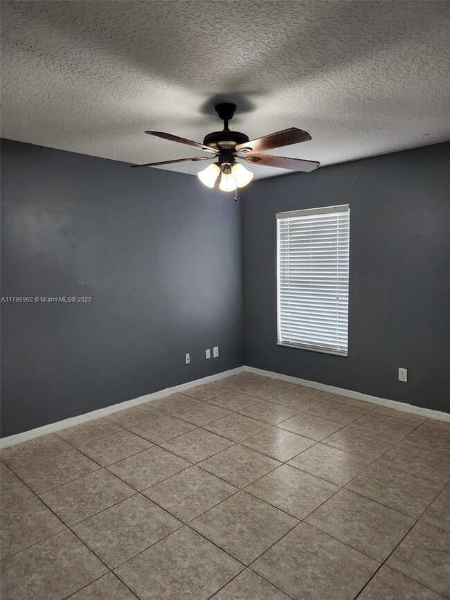 Building Photo - 316 SW Kestor Dr
