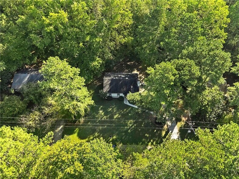 Building Photo - Room in House on Wedgewood Dr