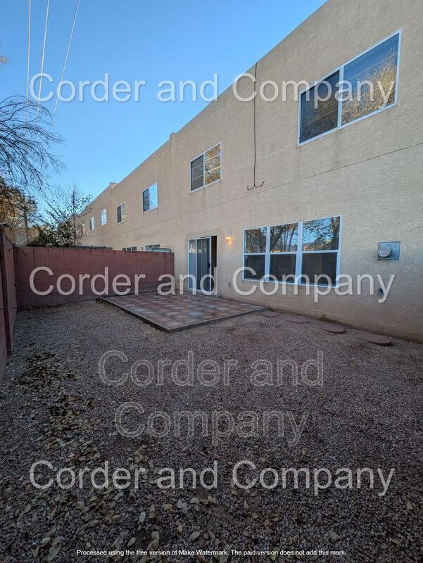 Building Photo - 11243 Campo Del Oso Ave NE