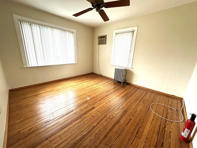Building Photo - 23 Juniper Ave