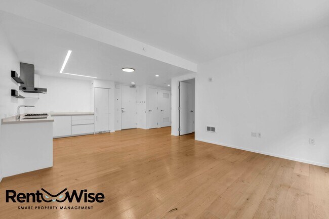 Building Photo - 450 Hayes St
