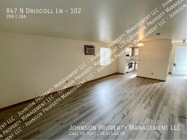 Building Photo - 847 N Driscoll Ln