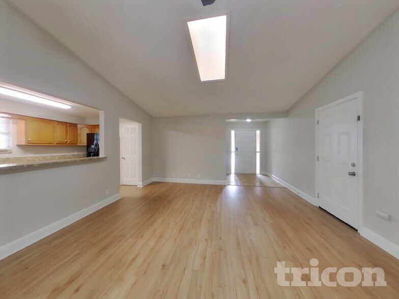 Building Photo - 6047 Carla Ct