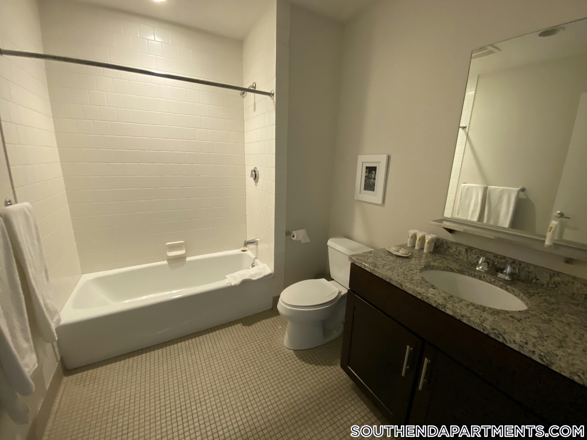 Building Photo - 160 E Berkeley St