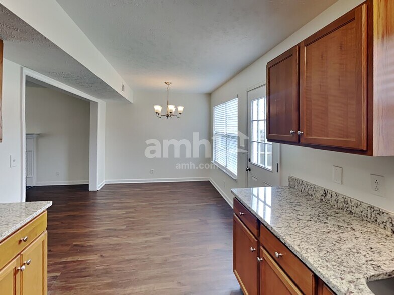 Building Photo - 1609 Carrick Dr