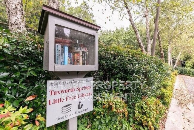 Building Photo - 1415 Tuxworth Cir