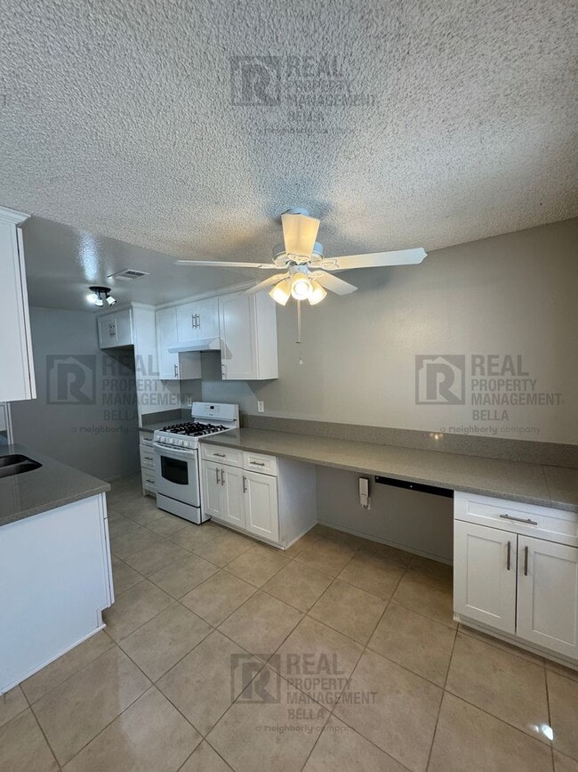 Building Photo - Move-In Ready 2-Bed, 2-Bath in Lake Elsinore