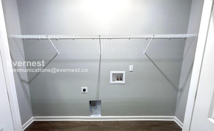 Building Photo - 1207 Trestle Dr