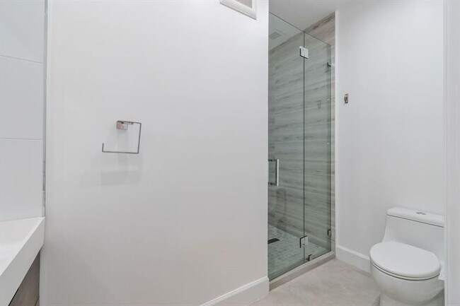 Building Photo - 2604 Center Ct Dr