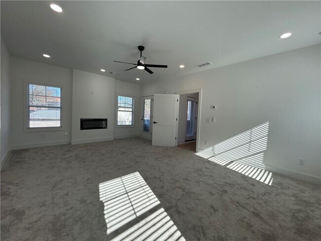 Building Photo - 73 Whitefoord Ave SE