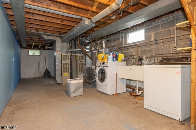 Building Photo - 216 Ringwood Ave