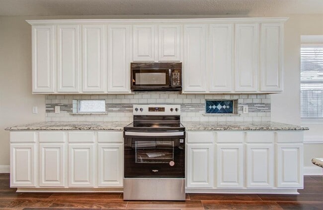 Building Photo - 2210 Waters Edge Ln