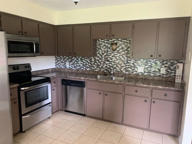 Building Photo - 706 Timber Ridge Trail