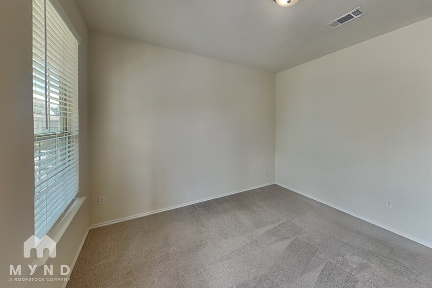 Building Photo - 3112 Founders Rock Dr